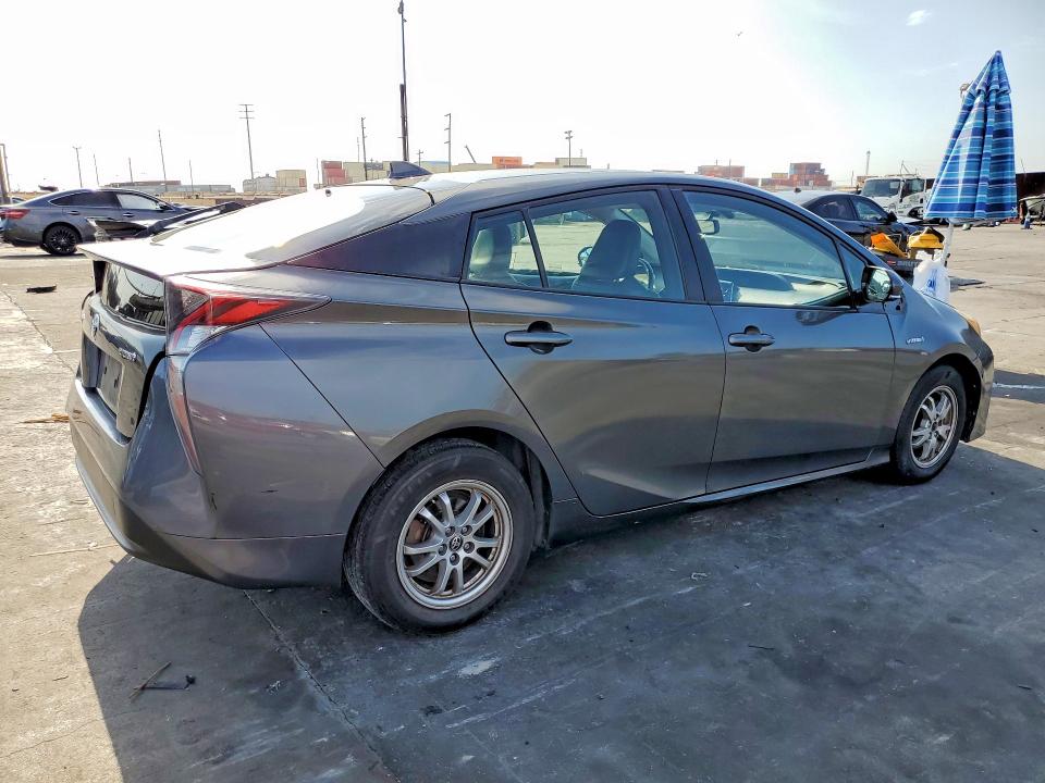 Photo 3 from auction – 2016 TOYOTA PRIUS with VIN JTDKARFU4G3020734