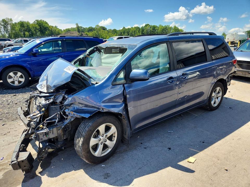 2017 TOYOTA SIENNA - Търг №65494376