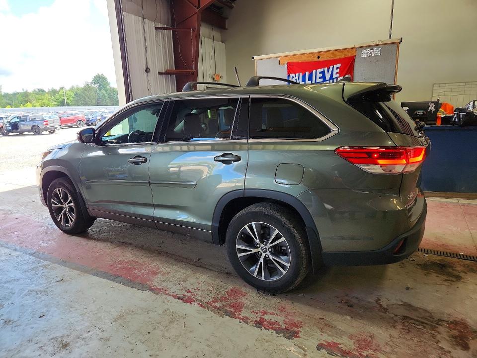Photo 2 from auction – 2017 TOYOTA HIGHLANDER with VIN 5TDBZRFHXHS384829