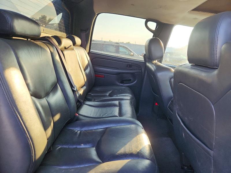 Снимка 10 от търг – 2004 CHEVROLET AVALANCHE с VIN 3GNEK12T04G155573