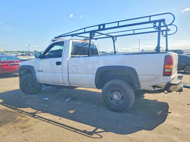 Photo 2 from auction – 2002 CHEVROLET SILVERADO with VIN 1GCHC24U32Z259888