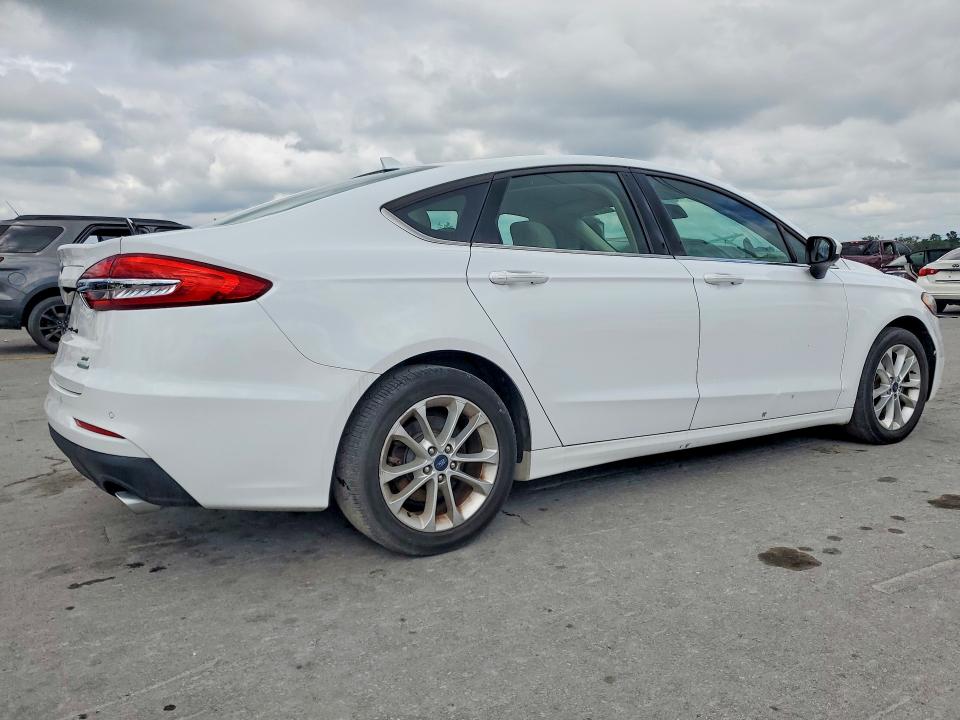 Photo 3 from auction – 2019 FORD FUSION with VIN 3FA6P0HD0KR243412