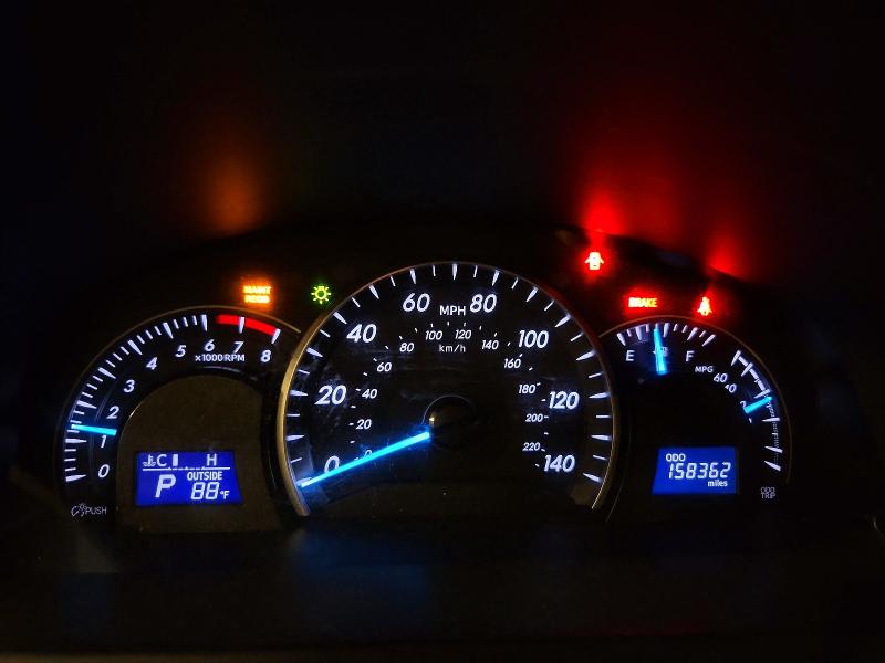 Photo 9 from auction – 2014 TOYOTA CAMRY with VIN 4T4BF1FK2ER343688