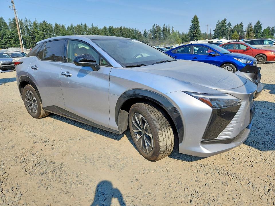 Photo 4 from auction – 2023 LEXUS RZ with VIN JTJAAAAB2PA014538