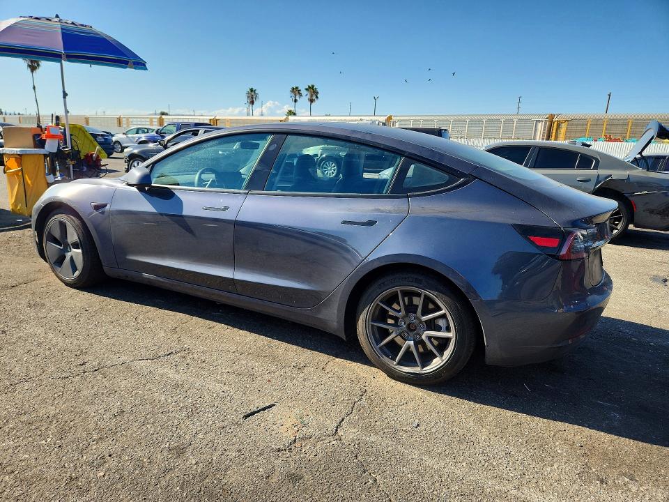 Zdjęcie 2 z aukcji – 2023 TESLA MODEL 3 z VIN 5YJ3E1EA8PF403791