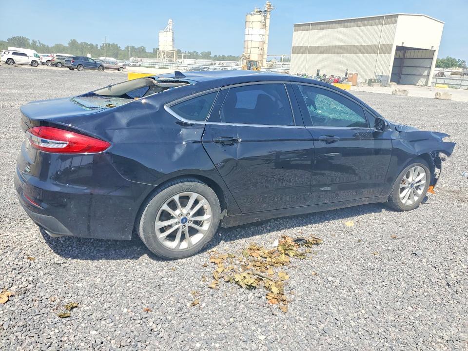 Photo 3 from auction – 2019 FORD FUSION with VIN 3FA6P0HD7KR209421