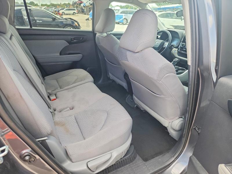 Photo 11 from auction – 2021 TOYOTA HIGHLANDER with VIN 5TDBBRCH0MS021751