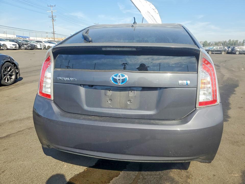 Photo 6 from auction – 2013 TOYOTA PRIUS with VIN JTDKN3DU2D5670425