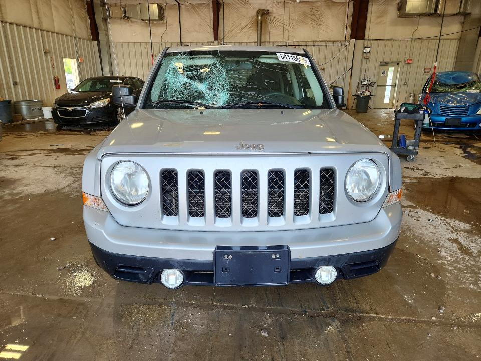 Photo 5 from auction – 2011 JEEP PATRIOT with VIN 1J4NF1GB4BD274308