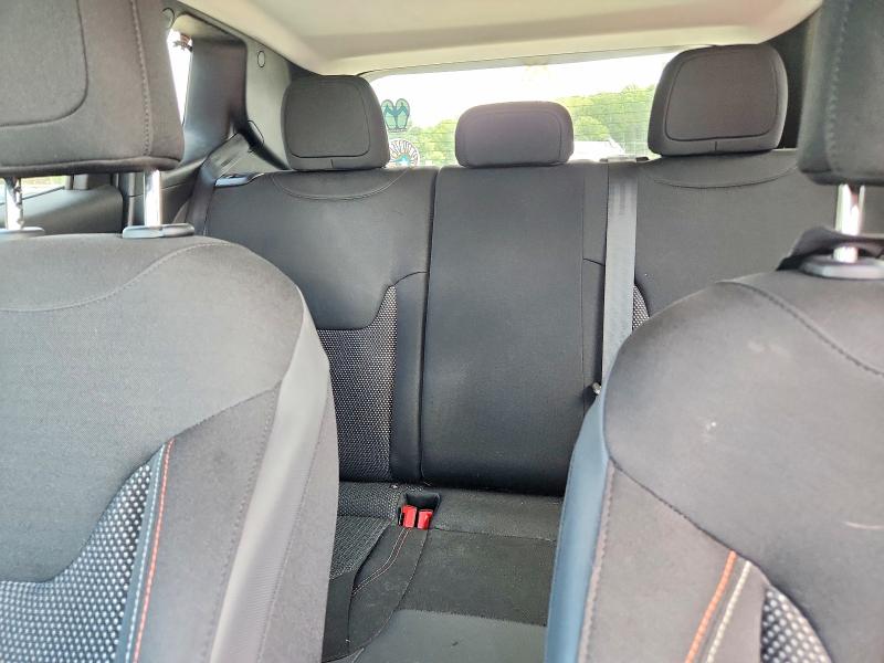 Photo 10 from auction – 2016 JEEP RENEGADE with VIN ZACCJBBT0GPD62010