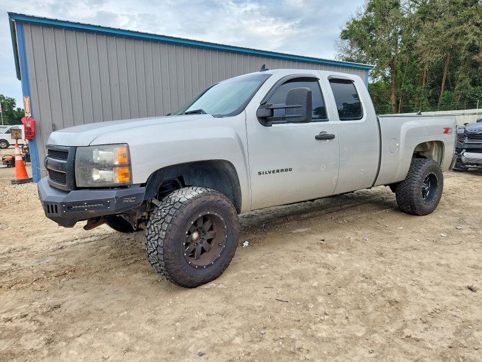 CHEVROLET SILVERADO 2010 with VIN 1GCSKSE34AZ147078 - Photo from auction