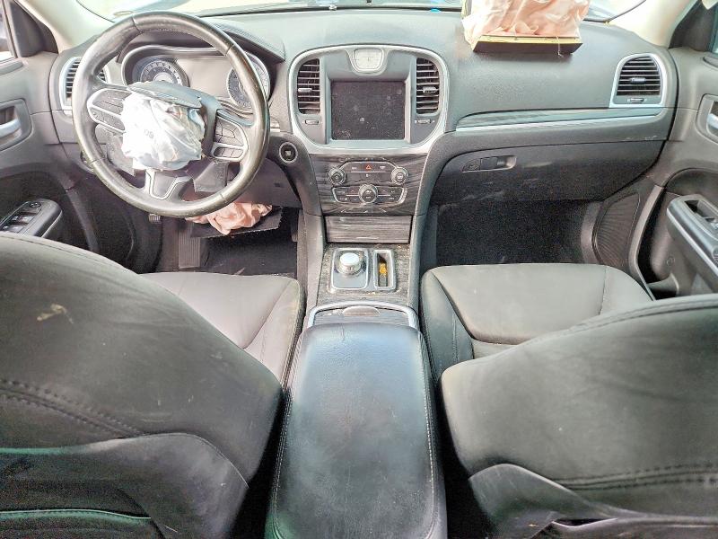 Foto 8 de la subasta – 2019 CHRYSLER 300 con VIN 2C3CCAAGXKH590345