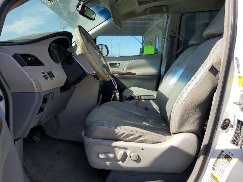 Photo 7 from auction – 2011 TOYOTA SIENNA with VIN 5TDYK3DC9BS038751