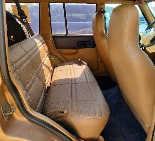 Photo 11 from auction – 2000 JEEP CHEROKEE with VIN 1J4FF48S8YL181875