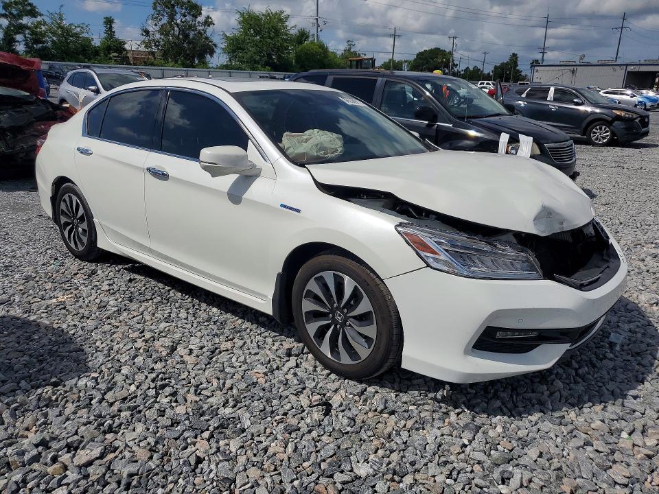 Photo 4 from auction – 2017 HONDA ACCORD with VIN JHMCR6F7XHC005287