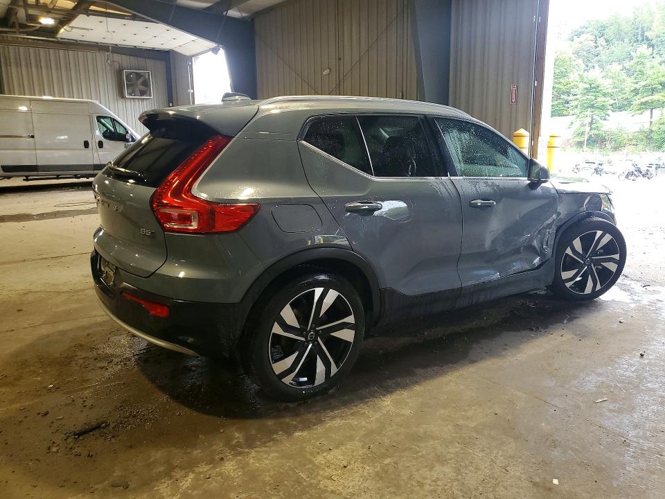 Photo 3 from auction – 2023 VOLVO XC40 with VIN YV4L12UA1P2015188
