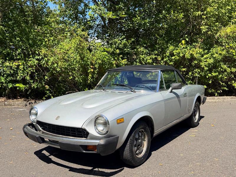 Photo 2 from auction – 1980 FIAT 124 SPIDER with VIN 124CS20160757