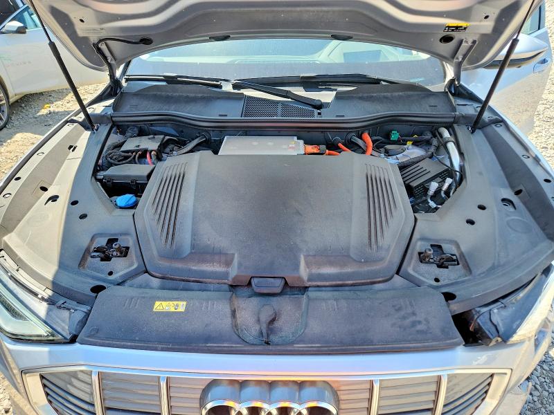 Photo 11 from auction – 2019 AUDI E-TRON with VIN WA1VABGE2KB022096