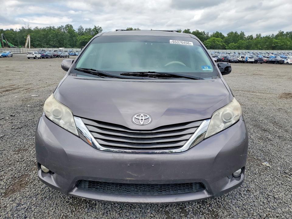 Photo 5 from auction – 2014 TOYOTA SIENNA with VIN 5TDYK3DC0ES504488
