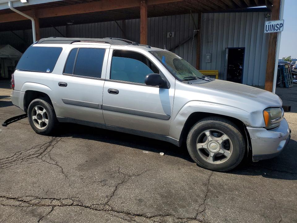 Photo 4 from auction – 2005 CHEVROLET TRAILBLAZER with VIN 1GNET16S656148628