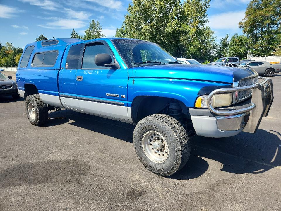 Photo 4 from auction – 2000 DODGE RAM 2500 with VIN 1B7KF23Z1YJ145986
