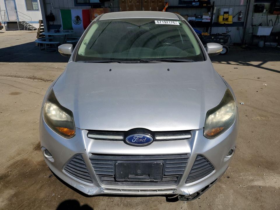 Zdjęcie 5 z aukcji – 2014 FORD FOCUS z VIN 1FADP3J25EL417804