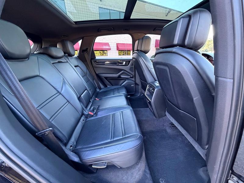 Photo 6 from auction – 2019 PORSCHE CAYENNE with VIN WP1AA2AY0KDA00897