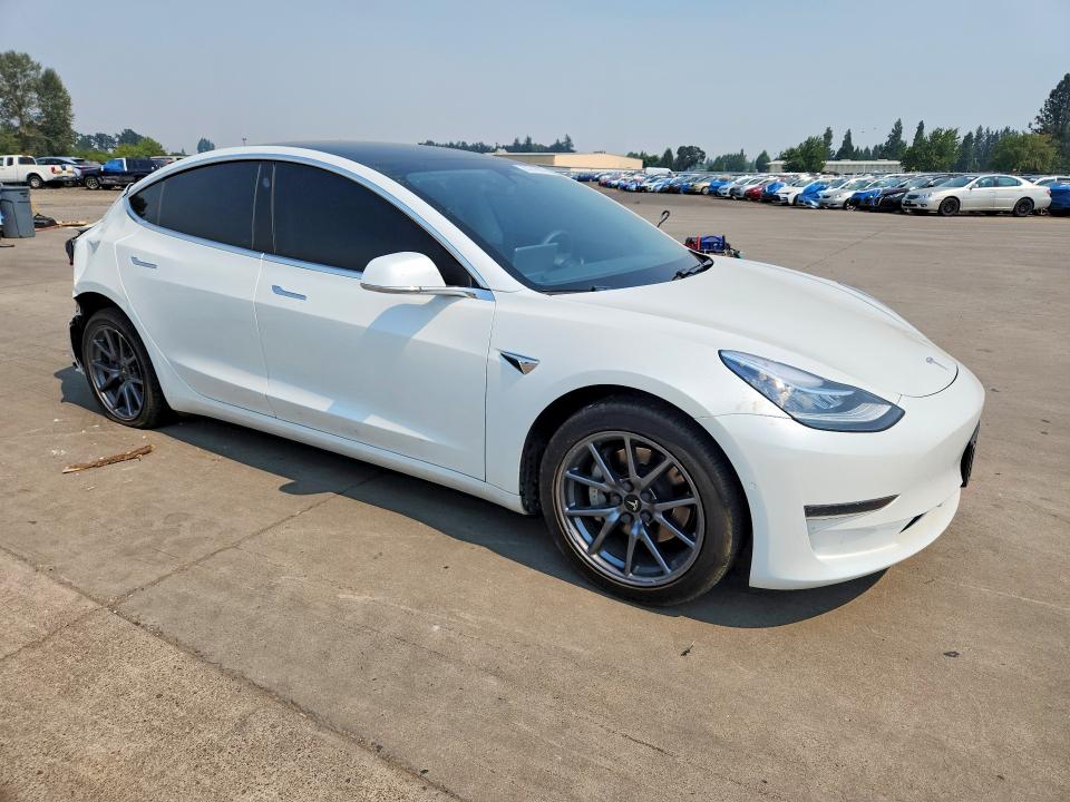 Zdjęcie 4 z aukcji – 2020 TESLA MODEL 3 z VIN 5YJ3E1EA8LF703227