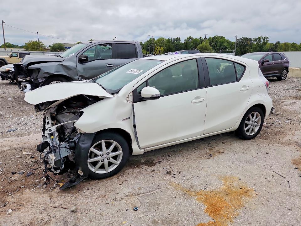 2013 TOYOTA PRIUS C - Търг №64650326