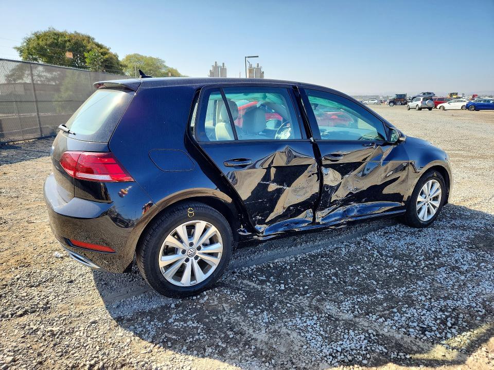 Photo 3 from auction – 2019 VOLKSWAGEN GOLF with VIN 3VWG57AU6KM016159