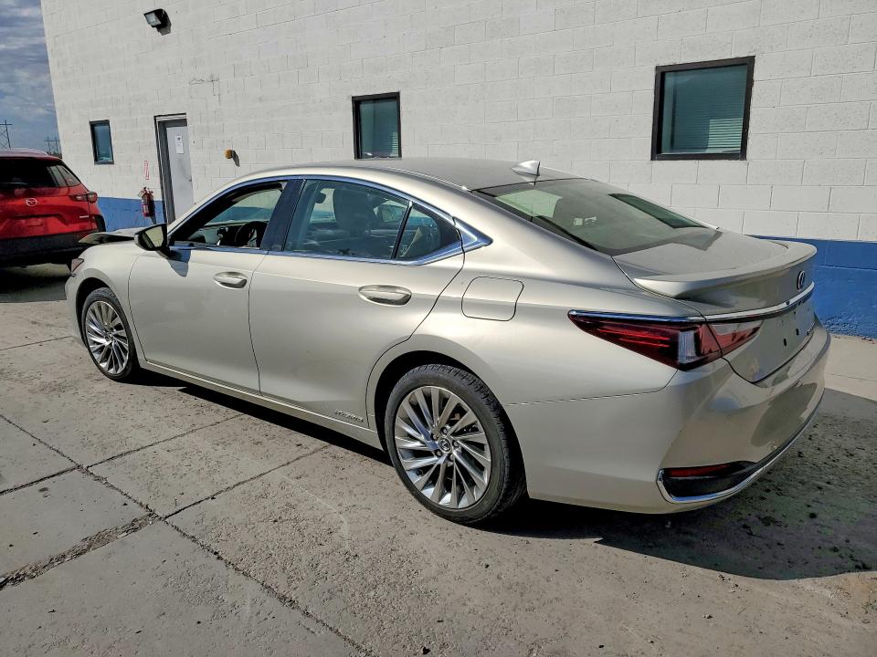 Photo 2 from auction – 2019 LEXUS ES with VIN JTHB21B16K2037526