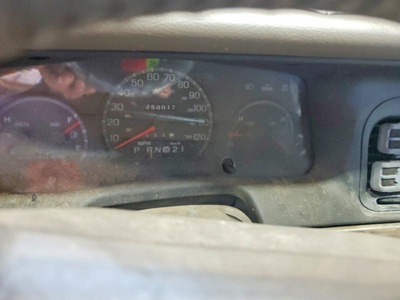 صورة رقم 9 من المزاد - 2000 FORD CROWN VICTORIA مع VIN 2FAFP74W4YX127348