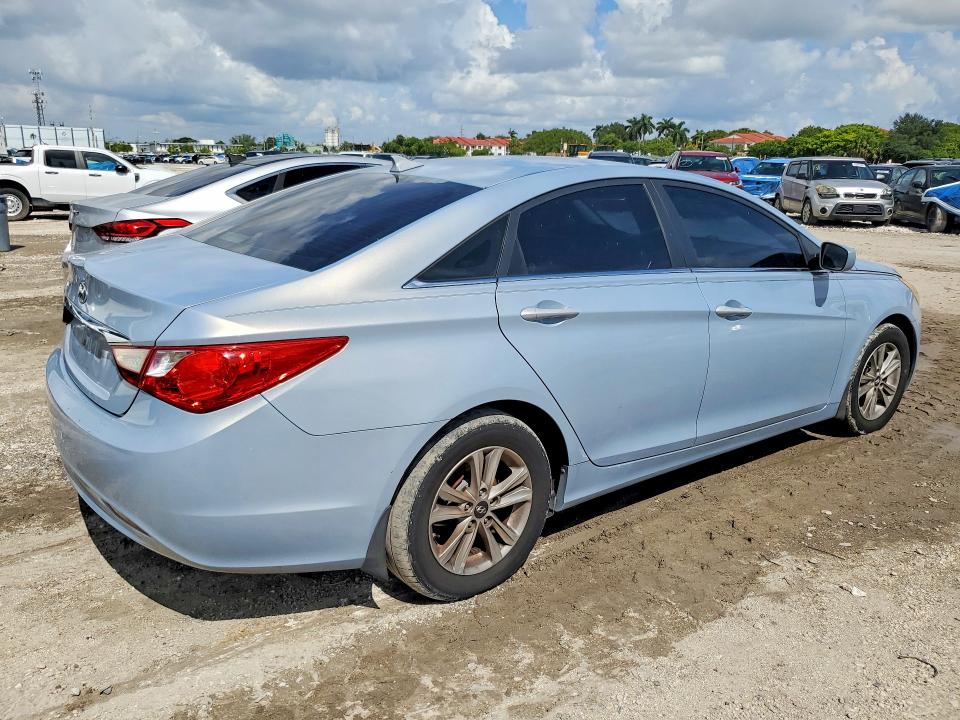 Photo 3 from auction – 2013 HYUNDAI SONATA with VIN 5NPEB4AC3DH722586