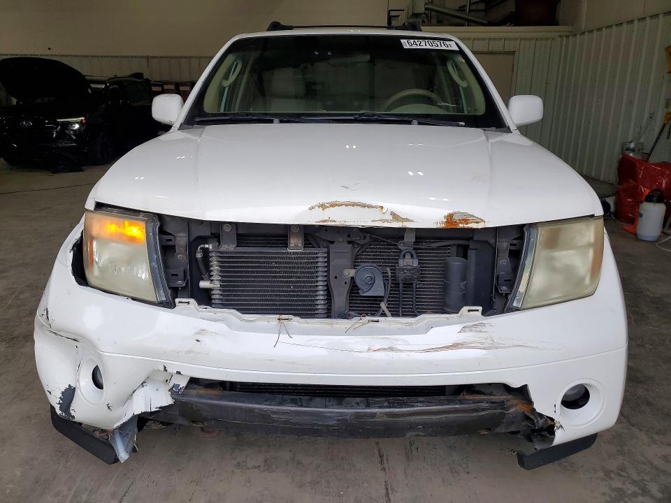 Photo 5 from auction – 2005 NISSAN PATHFINDER with VIN 5N1AR18W55C766171
