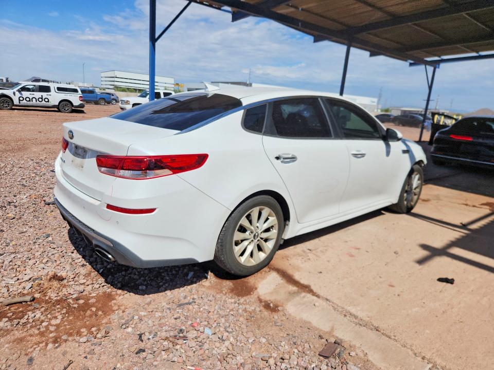 Photo 3 from auction – 2019 KIA OPTIMA with VIN 5XXGT4L33KG312995