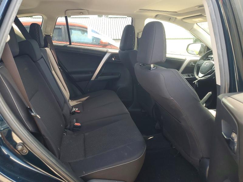 Photo 11 from auction – 2018 TOYOTA RAV4 with VIN JTMRFREV3JJ198096