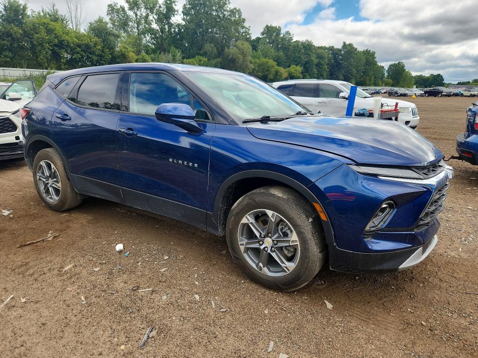 Photo 4 from auction – 2023 CHEVROLET BLAZER with VIN 3GNKBCR47PS100276