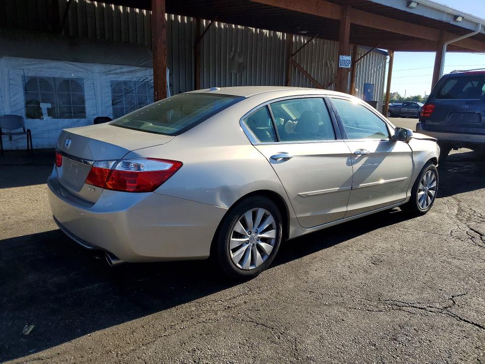 Photo 3 from auction – 2013 HONDA ACCORD with VIN 1HGCR3F87DA040725