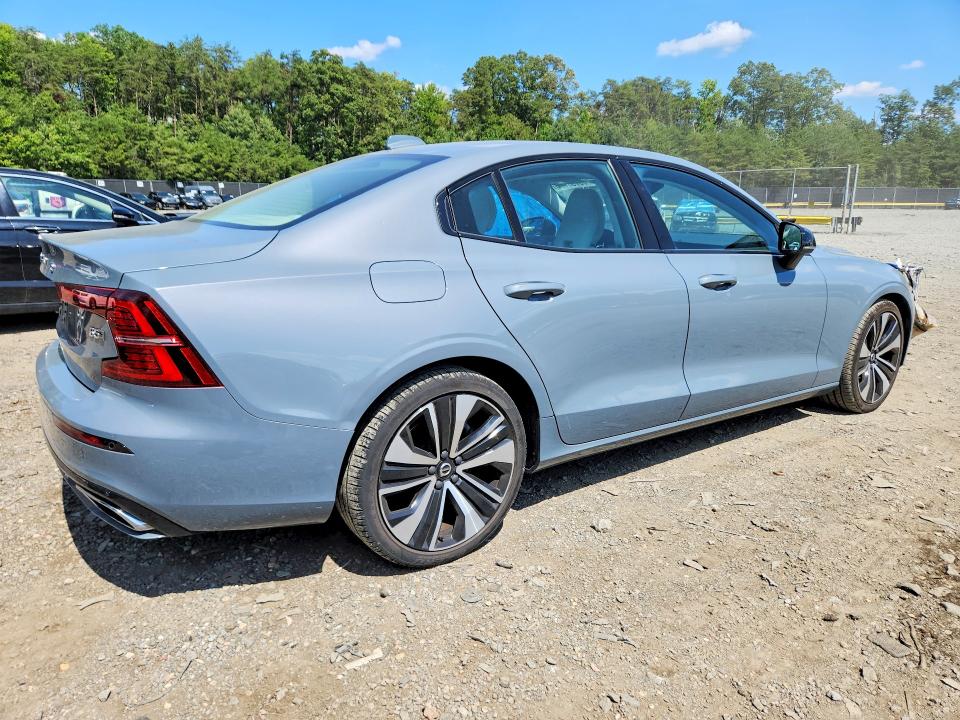 Foto 3 de la subasta – 2022 VOLVO S60 con VIN 7JRL12TZ1NG165216