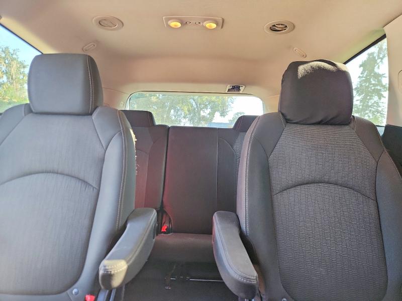 Photo 10 from auction – 2017 CHEVROLET TRAVERSE with VIN 1GNKRGKD4HJ311001