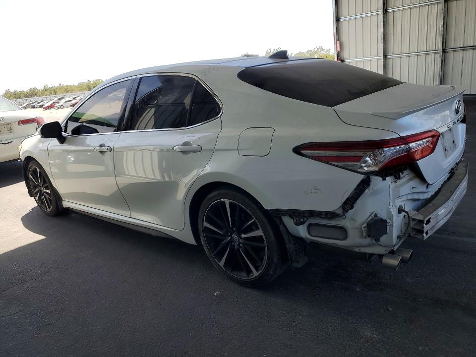 Photo 2 from auction – 2018 TOYOTA CAMRY with VIN 4T1B61HK4JU062428