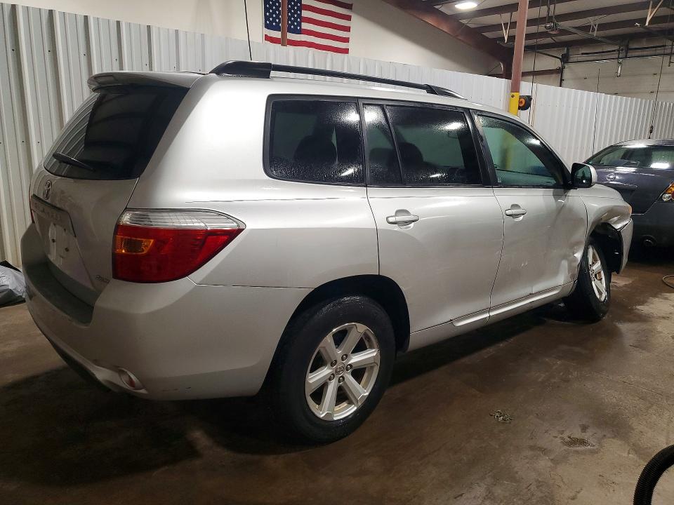 Photo 3 from auction – 2010 TOYOTA HIGHLANDER with VIN 5TDBK3EH2AS025306