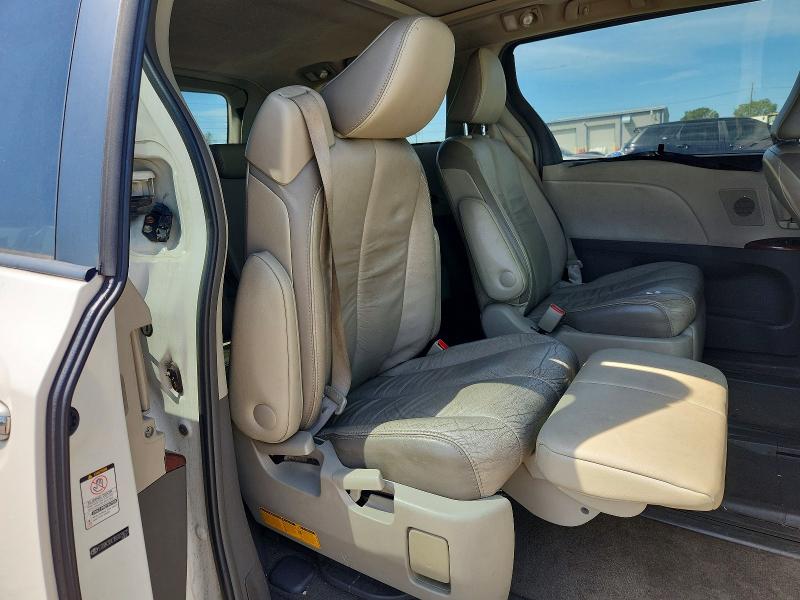 Photo 11 from auction – 2011 TOYOTA SIENNA with VIN 5TDDK3DC3BS029025