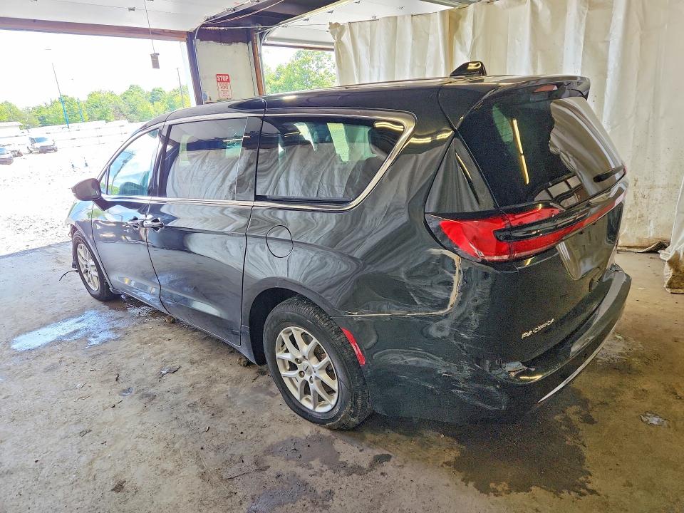 Photo 2 from auction – 2023 CHRYSLER PACIFICA with VIN 2C4RC1BG3PR515315
