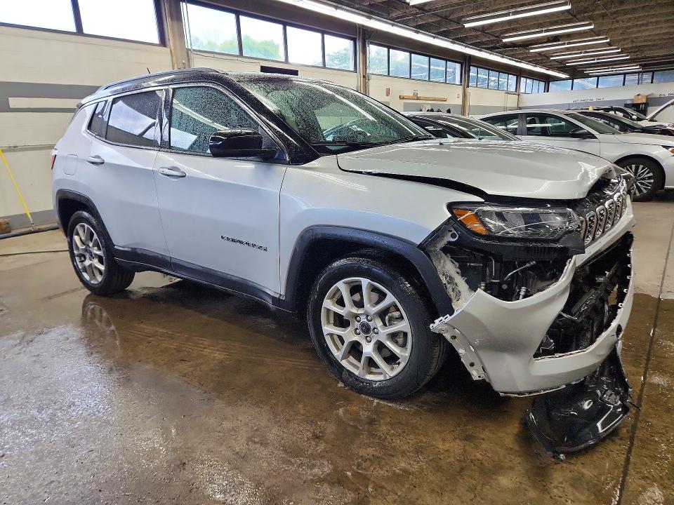 Снимка 4 от търг – 2025 JEEP COMPASS с VIN 3C4NJDCN7ST512961