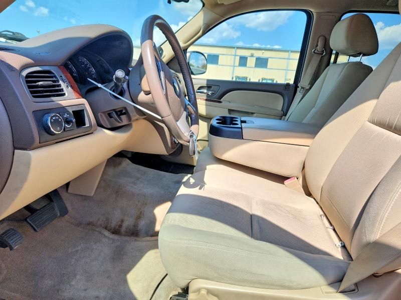Photo 7 from auction – 2011 CHEVROLET TAHOE with VIN 1GNSCAE08BR392181