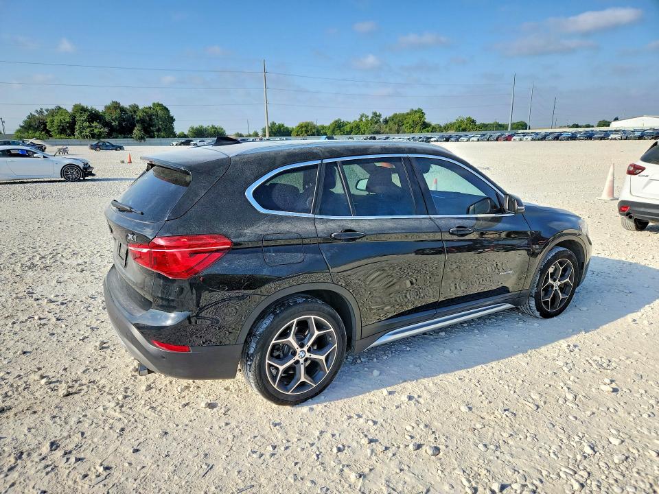 Zdjęcie 3 z aukcji – 2017 BMW X1 z VIN WBXHT3Z32H4A57108
