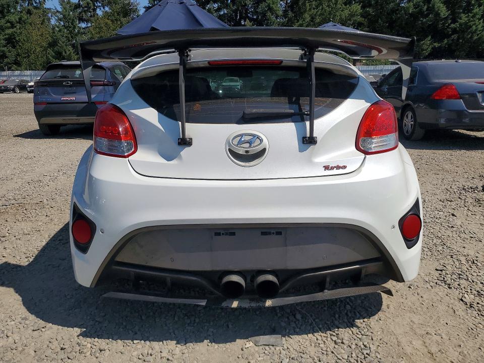Foto 6 de la subasta – 2016 HYUNDAI VELOSTER con VIN KMHTC6AE4GU271093