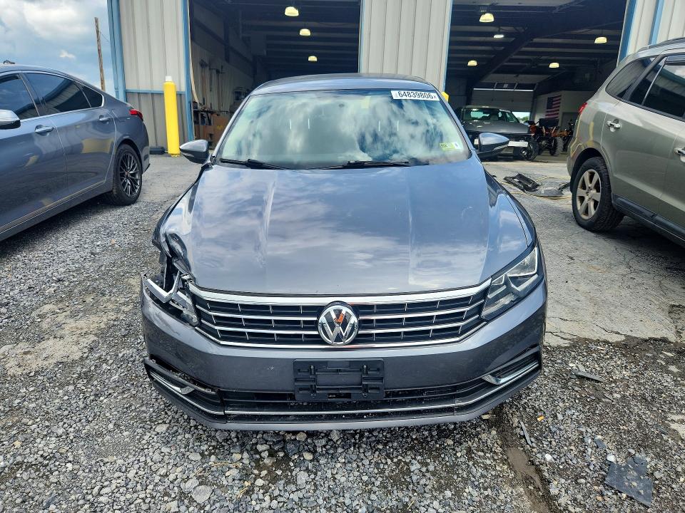 Photo 5 from auction – 2017 VOLKSWAGEN PASSAT with VIN 1VWAT7A33HC030209