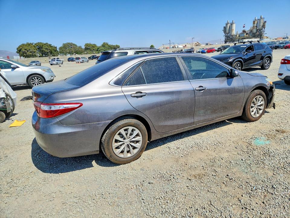 Photo 3 from auction – 2015 TOYOTA CAMRY with VIN 4T4BF1FK4FR506732